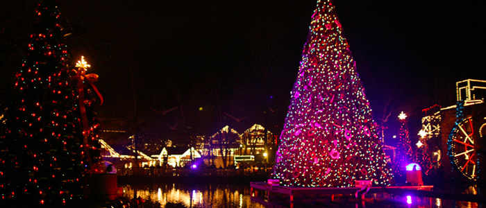 Christmas At Dollywood Guide | Lights, Shows, and Schedule: Smoky ...