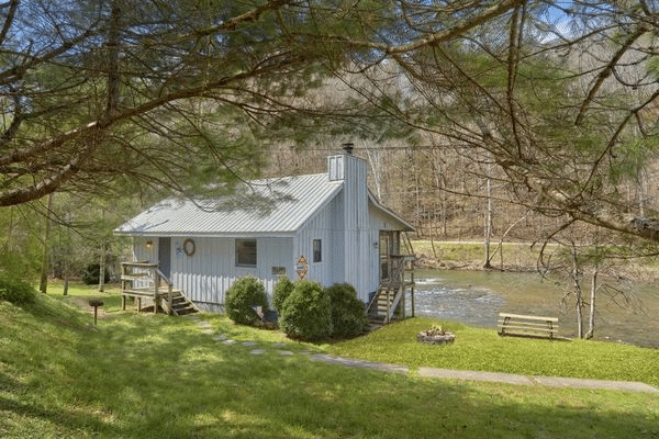 Romantic 1 Bedroom Cabin On A River Smoky Mountains