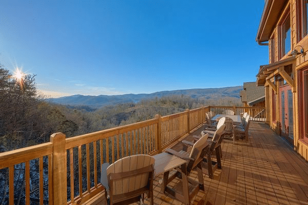 "Cloud Bound" 5-bedroom Luxury Cabin in Pigeon Forge