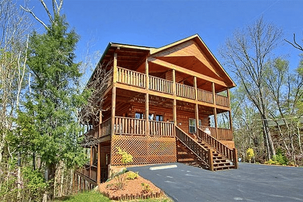 R Treehouse 4 Bedroom Cabin Rental In Sevierville Cabins Usa